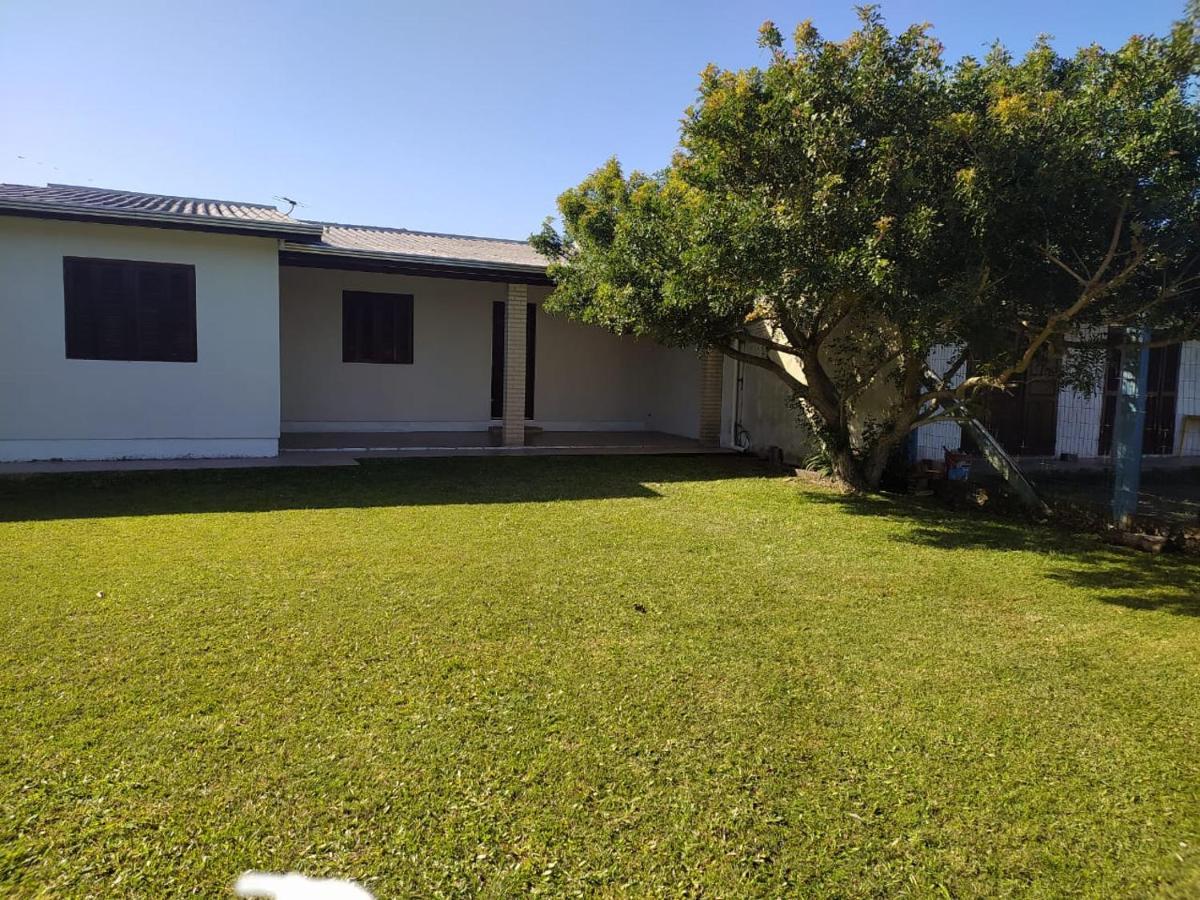 Casa Grande com amplo terreno em Imbé Exterior foto